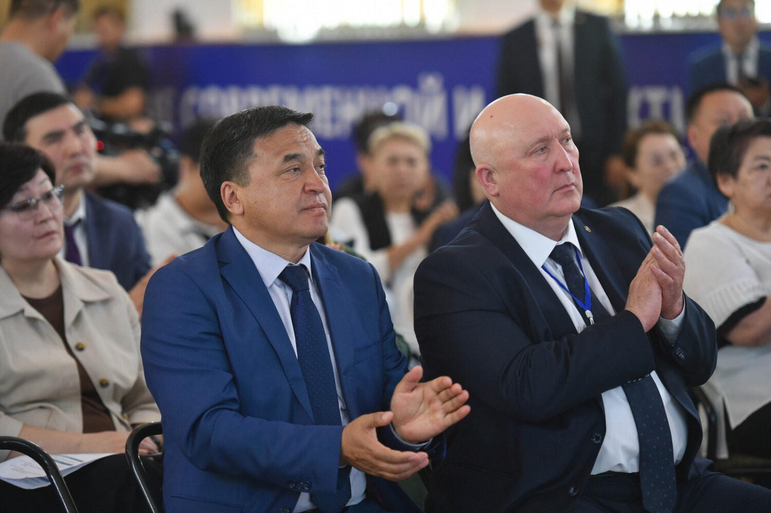 АКЫЛБЕК ЖАПАРОВ “САНАРИП МЕКТЕП” ФОРУМУНА КАТЫШТЫ