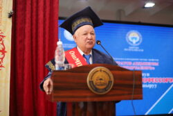 АБДЫКЕРИМ МУРАТОВ ОШМПУНУН “АРДАКТУУ ПРОФЕССОРУ”