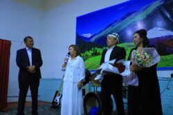 ОКУТУУЧУЛАР «АКЫРКЫ КОНГУРОО» САЛТАНАТЫНДА