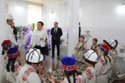 КАРЛЫГАЧ ЭСЕНГУЛОВА — ЧҮЙДҮН МЫКТЫ МУГАЛИМИ