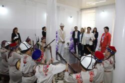 КАРЛЫГАЧ ЭСЕНГУЛОВА — ЧҮЙДҮН МЫКТЫ МУГАЛИМИ