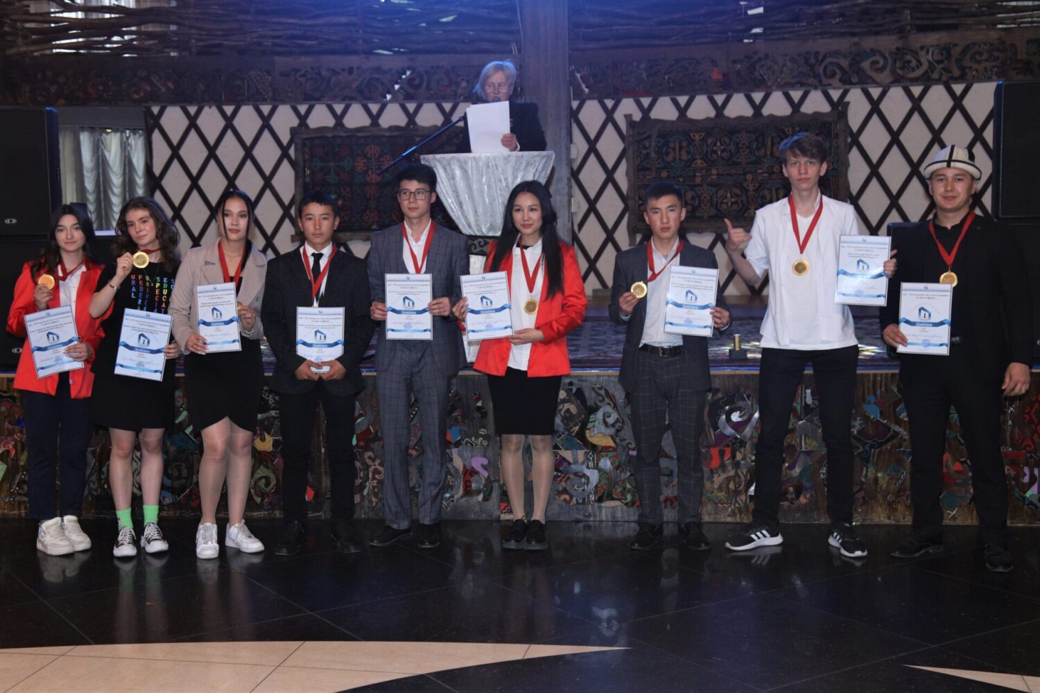 “БИЗ – XXI КЫЛЫМДЫН ИНТЕЛЛЕКТУАЛДАРЫ” ЭЛ АРАЛЫК ФОРУМУНУН ЖЕҢҮҮЧҮЛӨРҮ АНЫКТАЛДЫ