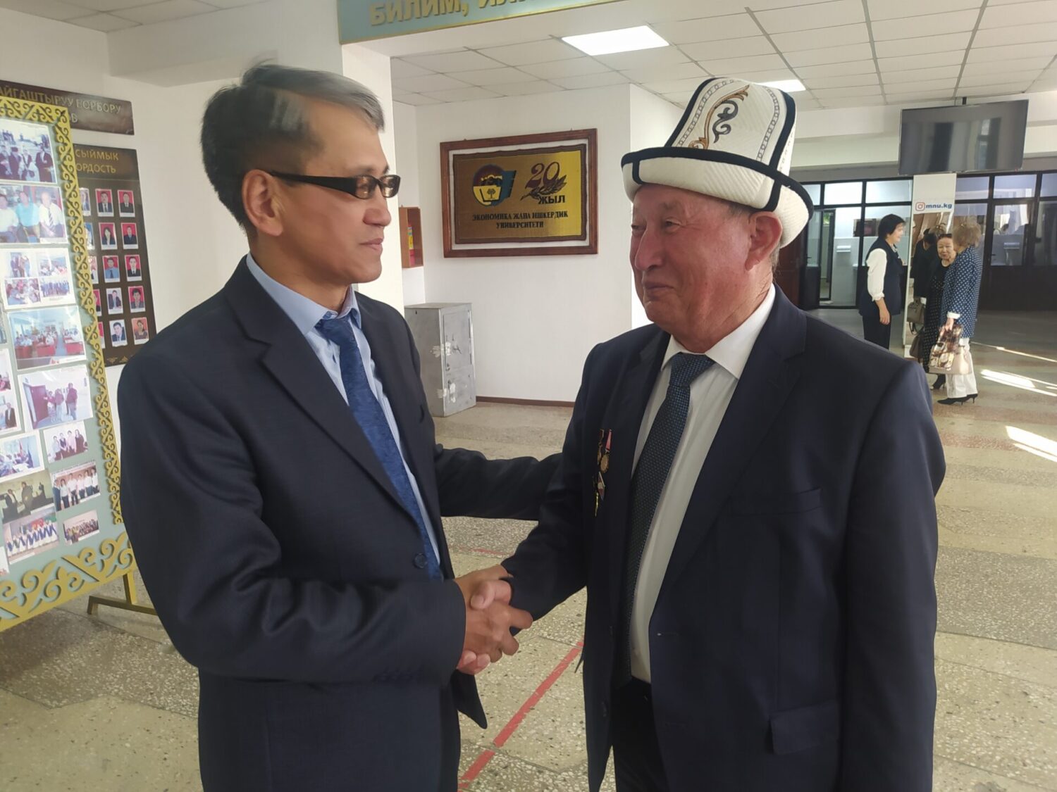 ТАРБИЯ МАСЕЛЕСИН ТАЛКУУГА АЛГАН СИМПОЗИУМ