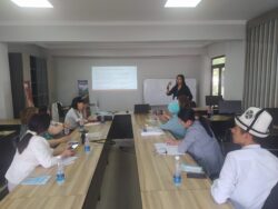 ТАРБИЯ МАСЕЛЕСИН ТАЛКУУГА АЛГАН СИМПОЗИУМ