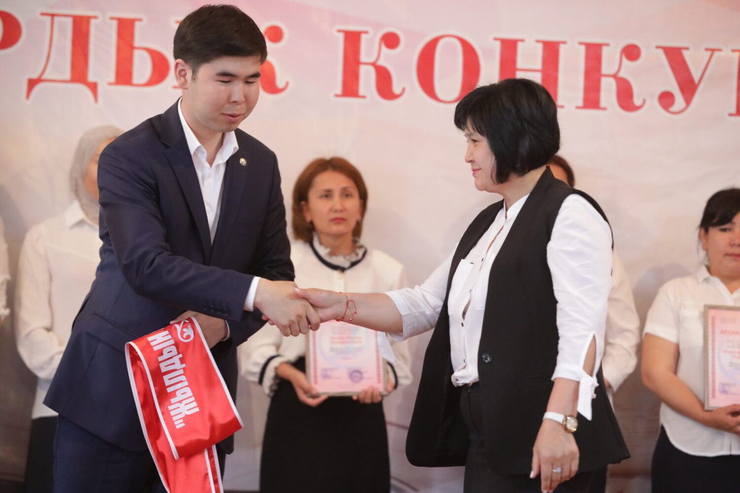 ЖАЛАЛ-АБАДДА «МЫКТЫ МУГАЛИМ» СЫНАГЫ