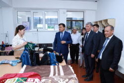 МИНИСТР ОШМУНУН СТУДЕНТИ ТАРТКАН СҮРӨТТҮ САТЫП АЛДЫ