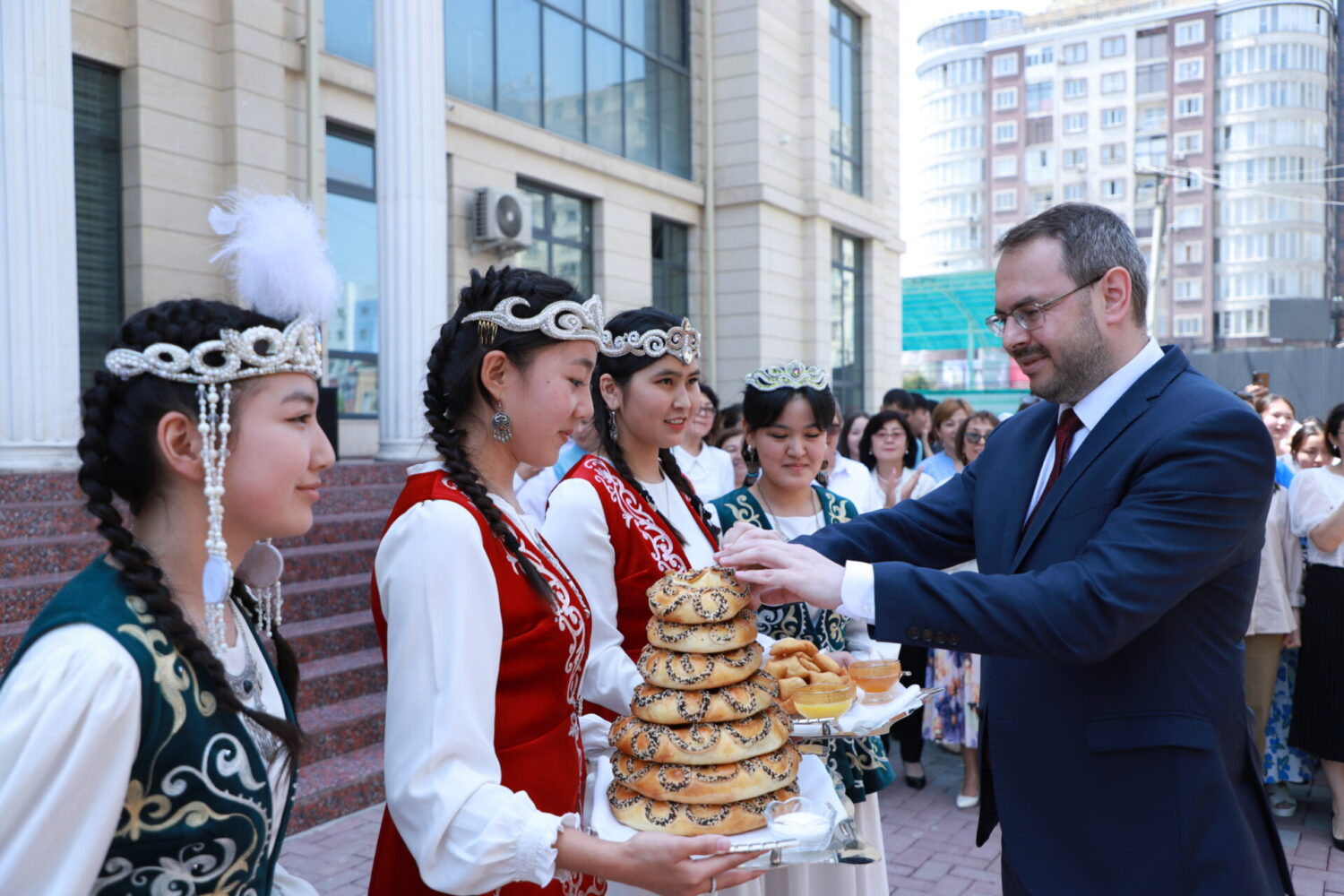 ОШМУДА БОРБОР АЧЫЛДЫ