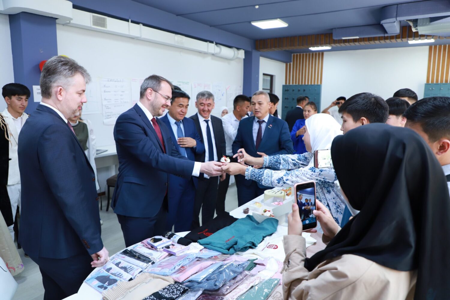 ОШМУДА БОРБОР АЧЫЛДЫ