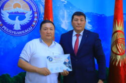 ОШТУНУН ОКУТУУЧУЛАРЫ ЭЛ АРАЛЫК СИМПОЗИУМДА