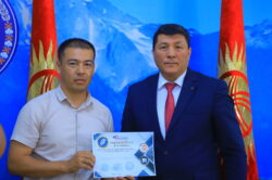 ОШТУНУН ОКУТУУЧУЛАРЫ ЭЛ АРАЛЫК СИМПОЗИУМДА