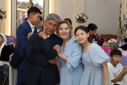 АРДАКТУУ ОКУТУУЧУ МУРЗАШ ЖУМАБАЕВ 70 ЖАШТА