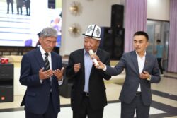 АРДАКТУУ ОКУТУУЧУ МУРЗАШ ЖУМАБАЕВ 70 ЖАШТА