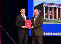 НУРЛАНБЕК ШАКИЕВ КЫРГЫЗ УЛУТТУК АГРАРДЫК УНИВЕРСИТЕТИНИН 90 ЖЫЛДЫК МААРЕКЕСИНЕ АРНАЛГАН САЛТАНАТКА КАТЫШТЫ