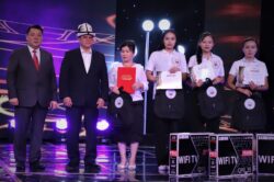 “МАНАС ТААНУУ” ТЕЛЕТАЙМАШЫНЫН ЖЕҢҮҮЧҮЛӨРҮ СЫЙЛАНДЫ