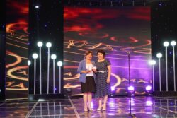 “МАНАС ТААНУУ” ТЕЛЕТАЙМАШЫНЫН ЖЕҢҮҮЧҮЛӨРҮ СЫЙЛАНДЫ