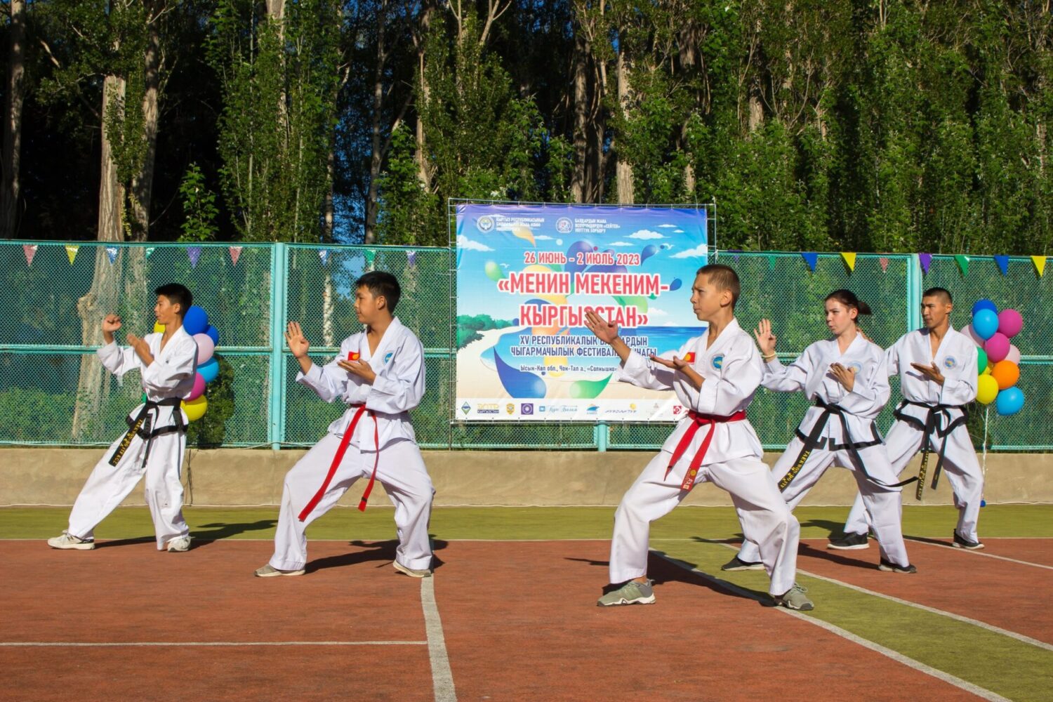 НА ИССЫК-КУЛЕ ПРОВОДИТСЯ ФЕСТИВАЛЬ ДЕТСКОГО ТВОРЧЕСТВА «МЕНИН МЕКЕНИМ – КЫРГЫЗСТАН»