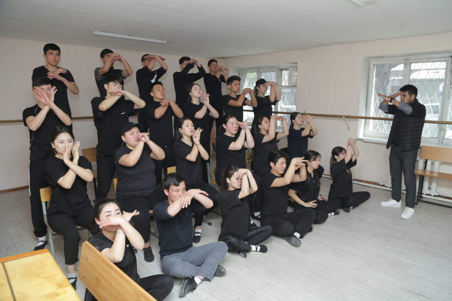 КММИУ — ЖИГЕРДҮҮ ЖАШТЫКТЫН ЖАНА ЖАРАТМАНДЫКТЫН ГАРМОНИЯСЫ