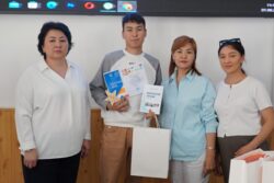 ОЛИМПИАДАНЫН ЖЕҢҮҮЧҮЛӨРҮ СЫЙЛАНДЫ