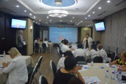 КЫРГЫЗСТАНДА БИРИНЧИ ЖОЛУ БАЛДАРДЫН ЭРТЕ ӨНҮГҮҮСҮ УЛУТТУК ИНСТРУМЕНТ МЕНЕН БААЛАНАТ