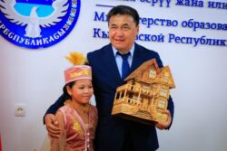 “ЫСЫК-КӨЛ ДОСТОРУН ЧАКЫРАТ-2023” ЭТНО-КАРНАВАЛЫНА 400ДӨН АШУУН БАЛА ЧОГУЛАТ