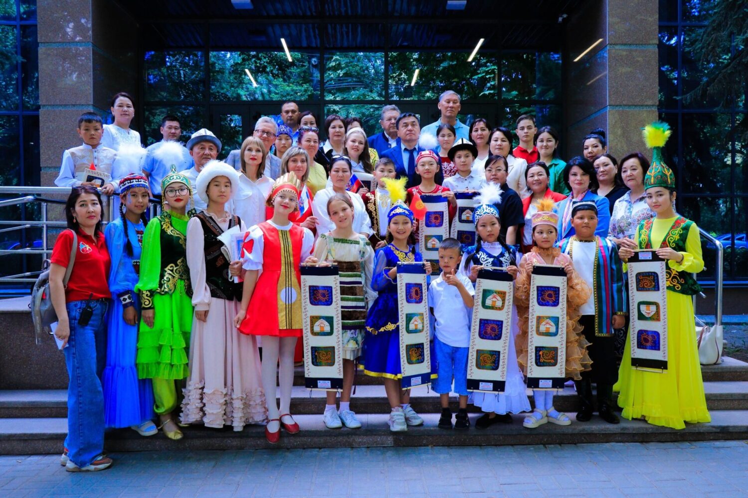 “ЫСЫК-КӨЛ ДОСТОРУН ЧАКЫРАТ-2023” ЭТНО-КАРНАВАЛЫНА 400ДӨН АШУУН БАЛА ЧОГУЛАТ