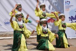 ЫСЫК-КӨЛДӨ ЭЛ АРАЛЫК ИЗИЛДӨӨ МЕКТЕБИ ӨТҮП ЖАТАТ