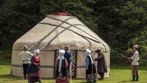 ЫСЫК-КӨЛДӨ БОЗ ҮЙЛӨРДҮН КАРОО-СЫНАК ФЕСТИВАЛЫ ӨТӨТ