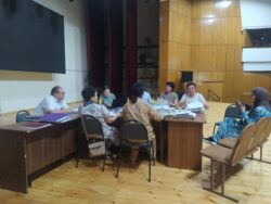 “КЕҢЕШИП КЕСКЕН БАРМАК ООРУБАЙТ”