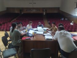 “КЕҢЕШИП КЕСКЕН БАРМАК ООРУБАЙТ”