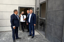 Президент Садыр Жапаров жаңы окуу жылына карата ОшМПУнун корпусунун курулушун бүткөрүүнү тапшырды