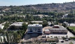 Президент Садыр Жапаров жаңы окуу жылына карата ОшМПУнун корпусунун курулушун бүткөрүүнү тапшырды