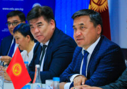 КЫРГЫЗСТАН МЕНЕН КЫТАЙДЫН ЖОГОРКУ ОКУУ ЖАЙЛАРЫ КЫЗМАТТАШТЫКТЫ КҮЧӨТӨТ