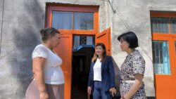 Бишкекте жаңы жылына окуу карата даярдыктар көрүлүп жатат