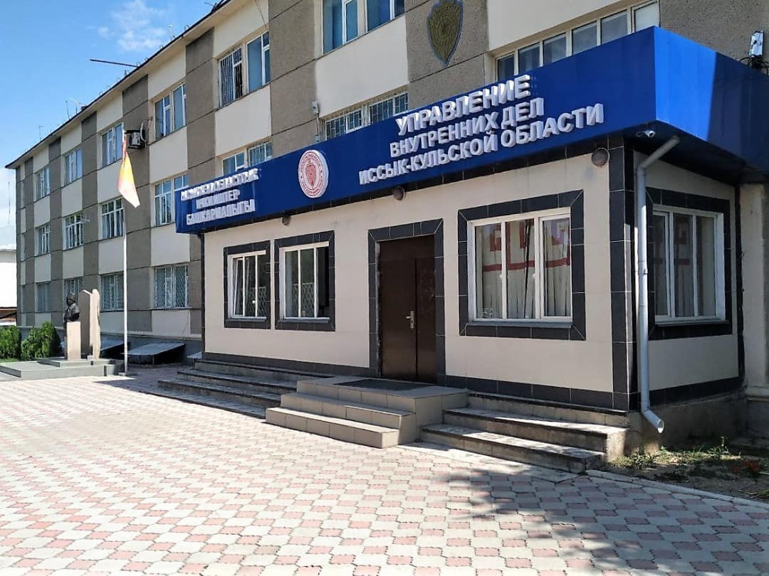 Бостериде 23 жаштагы жарандын өлүмү боюнча үч милиция кызматкери кармалды