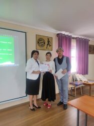 МЕКТЕПКЕ ЧЕЙИНКИ БИЛИМ БЕРҮҮ МЕКЕМЕЛЕРИНИН ТАРБИЯЧЫЛАРЫ БИЛИМДЕРИН ЖОГОРУЛАТЫШТЫ