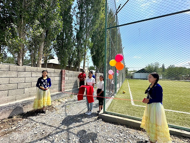 Баткен районунда футбол аянтчасы ачылды