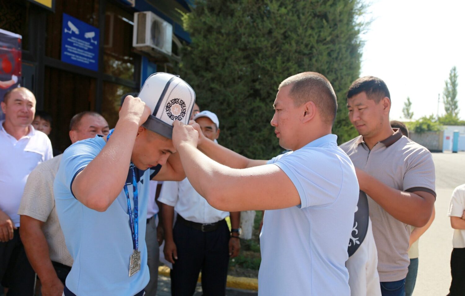 Ошто Дүйнө чемпионатынын күмүш байге ээсин салтанаттуу тосуп алышты