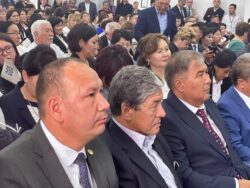 БИЛИМ БЕРҮҮНҮН МЫКТЫЛАРЫ СЫЙЛАНДЫ