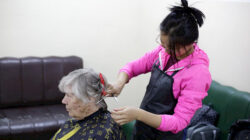 Бишкек шаарындагы карылар үйүндө сулуулук күнү уюштурулду