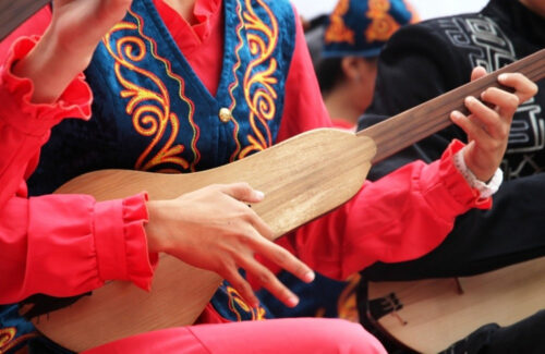 Бишкекте Комуз күнүнө карата 9-сентябрда чоң программадагы концерт өтөт