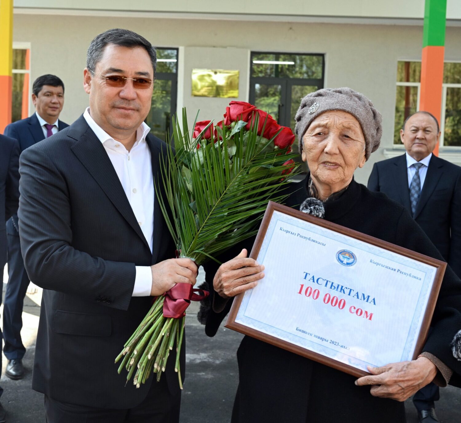 БИЛИМ КҮНҮ: ПРЕЗИДЕНТ БИЛИМ УЯСЫНА БАРДЫ