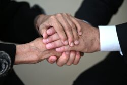 БИЛИМ КҮНҮ: ПРЕЗИДЕНТ БИЛИМ УЯСЫНА БАРДЫ