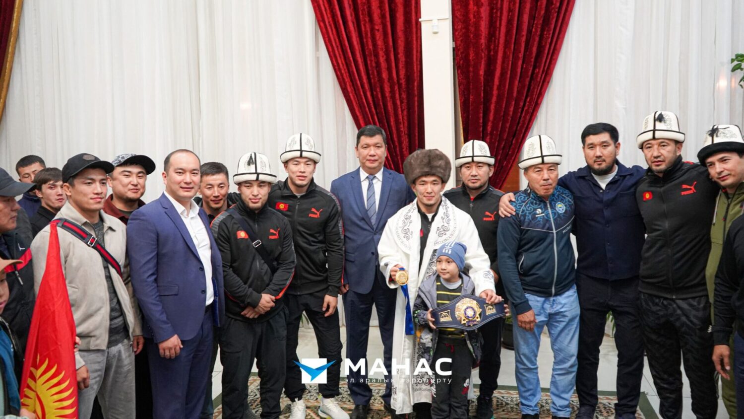 «Манас» аэропортунда дүйнө чемпиондорун тосуп алышты