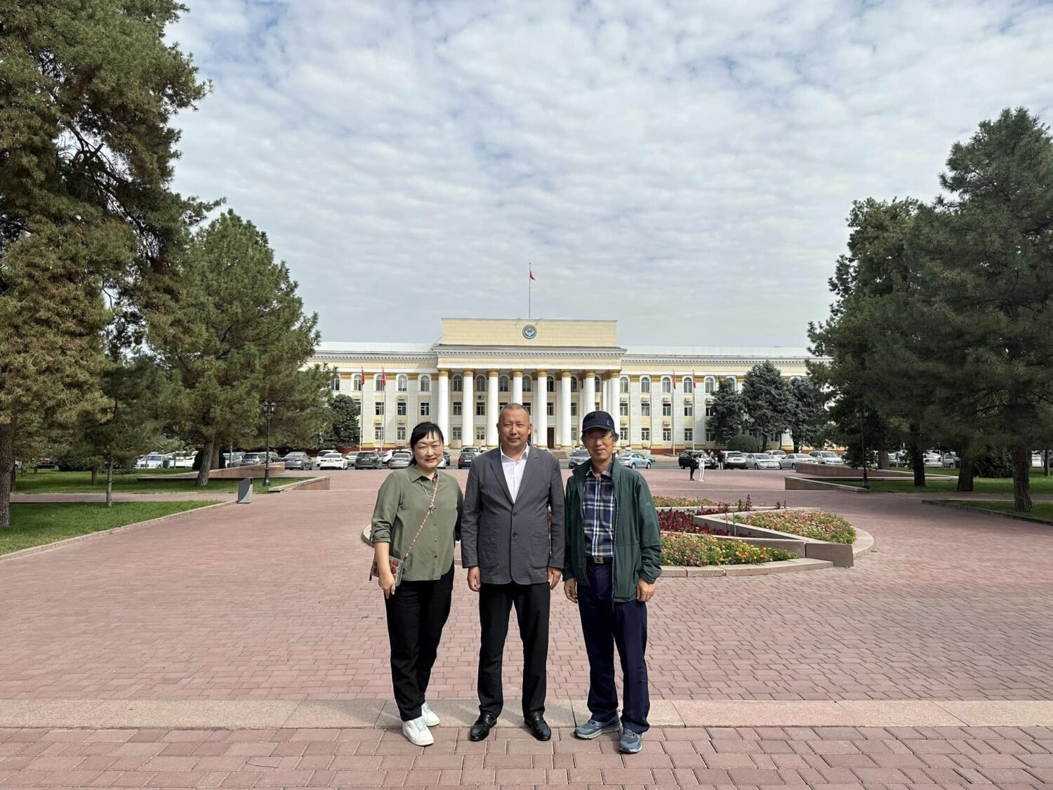 БМУ КОРЕЯЛЫК ЖОЖ МЕНЕН КЫЗМАТТАШАТ