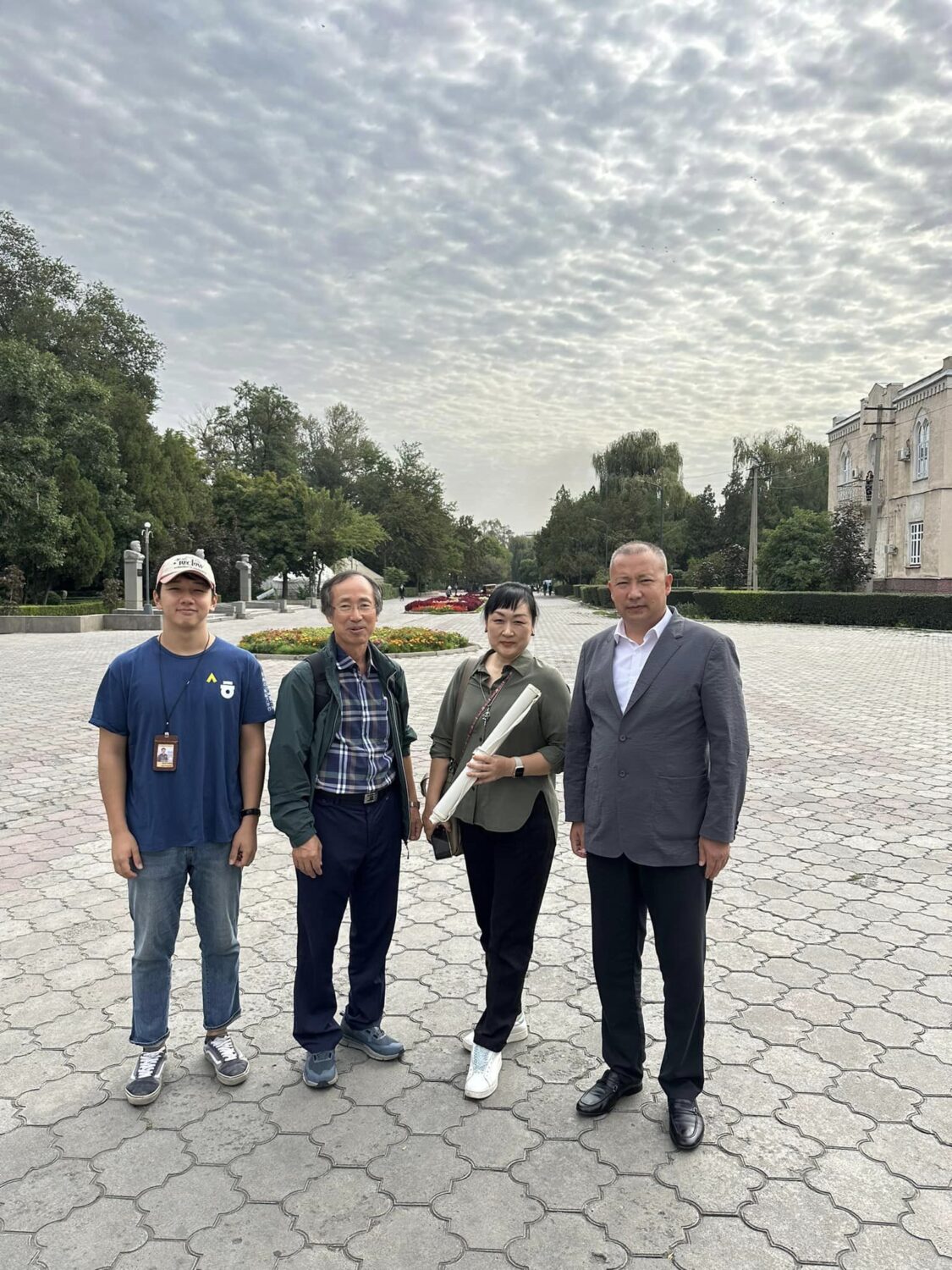 БМУ КОРЕЯЛЫК ЖОЖ МЕНЕН КЫЗМАТТАШАТ