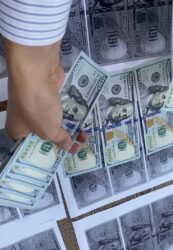 Бишкекте криптовалюта сатып алууну уюштуруп жүргөн жашыруун бюро аныкталды