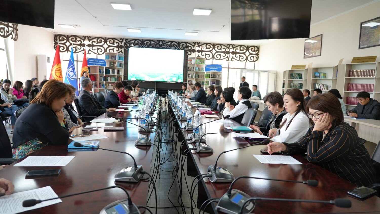 КМУДА КЕРЕГЕ ОТУРУМ ӨТТҮ