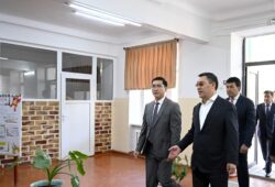 БИЛИМ КҮНҮ: ПРЕЗИДЕНТ БИЛИМ УЯСЫНА БАРДЫ