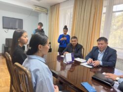 УЛАНБЕК УСЕКОВ ТҮРКСОЙДУН ЖЕҢҮҮЧҮЛӨРҮН КАБЫЛ АЛДЫ