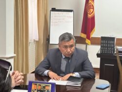 УЛАНБЕК УСЕКОВ ТҮРКСОЙДУН ЖЕҢҮҮЧҮЛӨРҮН КАБЫЛ АЛДЫ